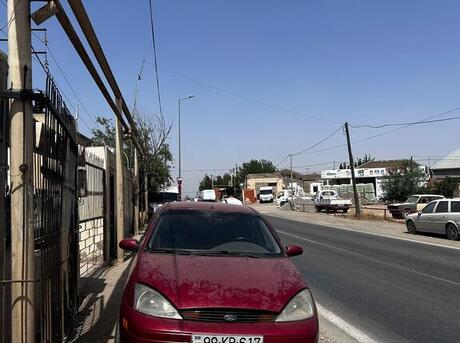 Ford Focus 2000