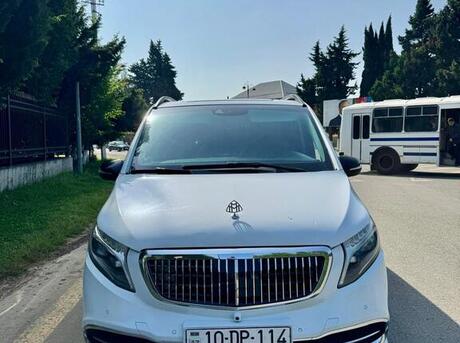 Mercedes V 220