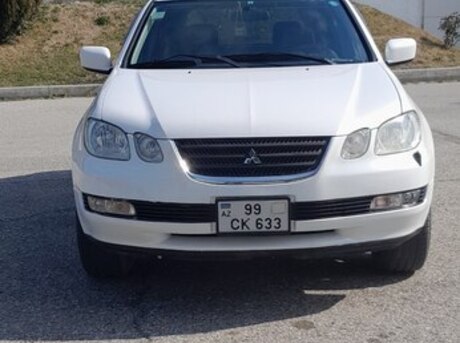 Mitsubishi Airtrek 2002