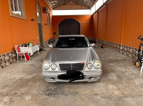 Mercedes E 240 2000