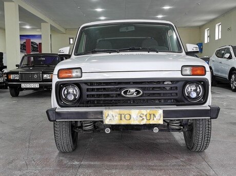 LADA (VAZ) Niva 2015