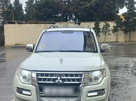 Mitsubishi Pajero 2010