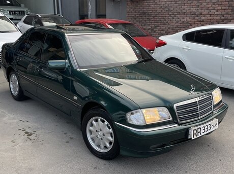 Mercedes C 240