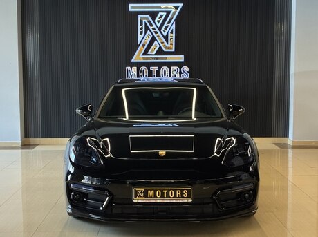 Porsche Panamera 4