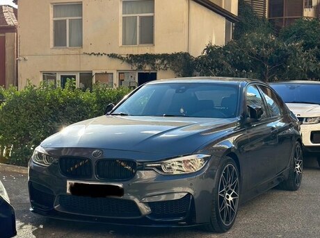 BMW 330 2018