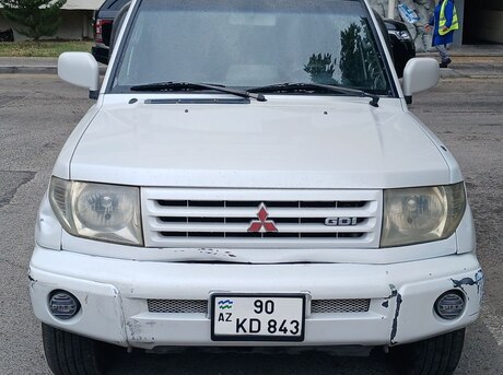 Mitsubishi Pajero io 1999