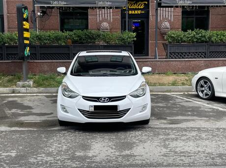 Hyundai Elantra 2012