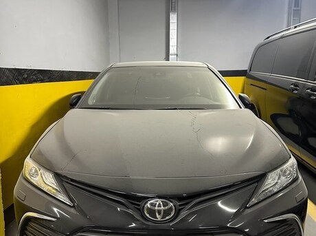 Toyota Camry 2021