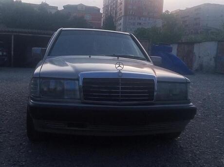 Mercedes 190 1990