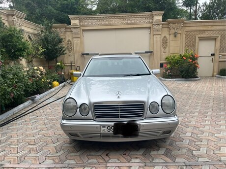 Mercedes E 240 1999