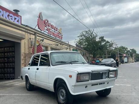 LADA (VAZ) 2107 2000