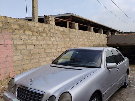 Mercedes E 220 d 2000