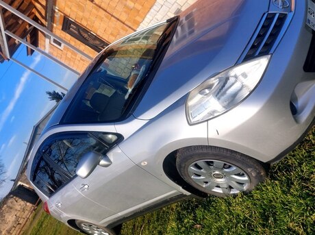Nissan Tiida 2011