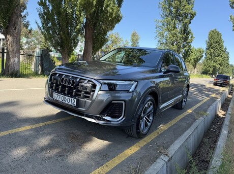 Audi Q7 2024