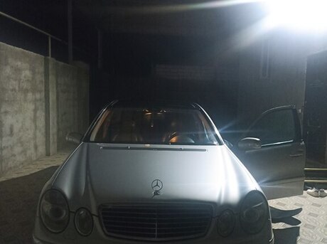 Mercedes E 240 2002