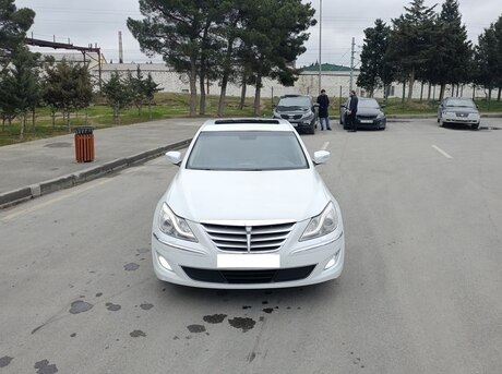 Hyundai Genesis 2013