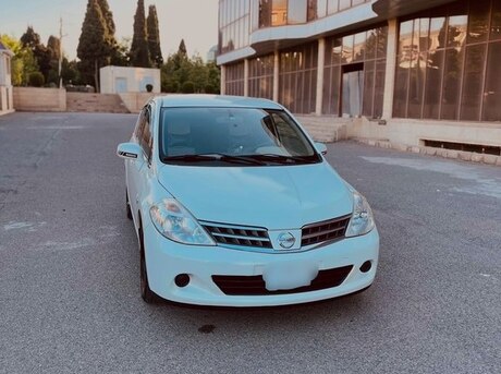Nissan Tiida 2010