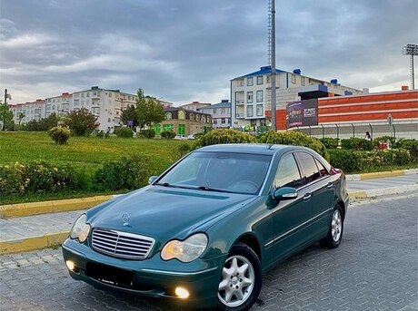 Mercedes C 200