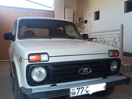 LADA (VAZ) Niva 2009