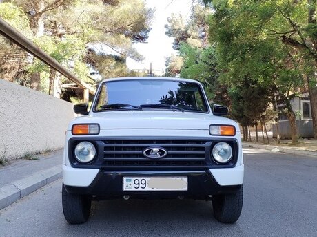 LADA (VAZ) Niva 2015