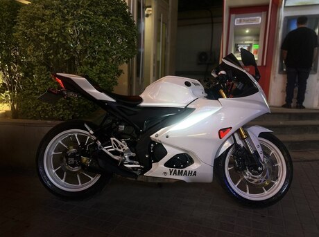 Yamaha R15 V4 2024