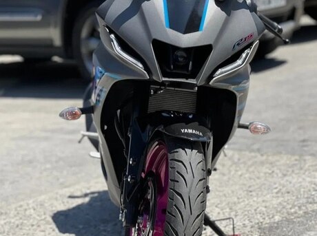 Yamaha R15 V4