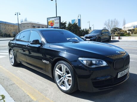 BMW 750 2013