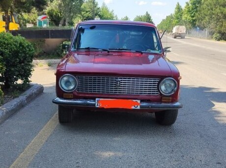 LADA (VAZ) 21011 1983