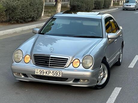 Mercedes E 220 d 2000