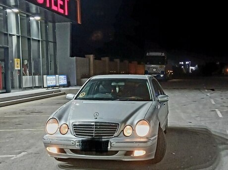 Mercedes E 220 d 2000