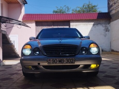 Mercedes E 220 d 2000