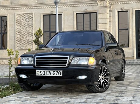 Mercedes C 200