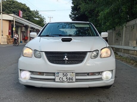 Mitsubishi Airtrek 2002