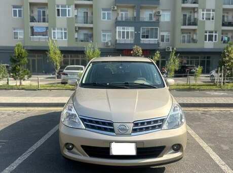 Nissan Tiida 2012