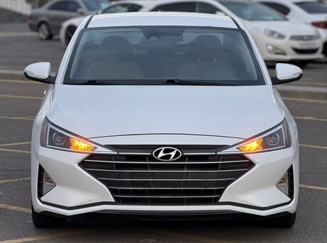 Hyundai Elantra 2019