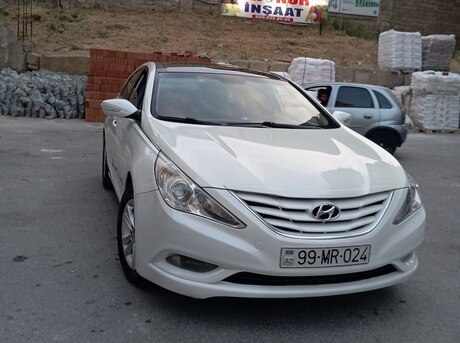 Hyundai Sonata 2010