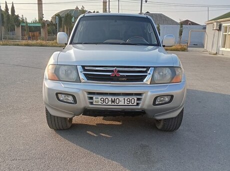 Mitsubishi Pajero 2002