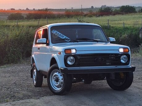 LADA (VAZ) Niva 2001