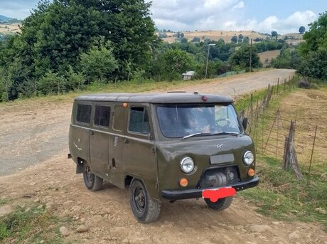 UAZ 452