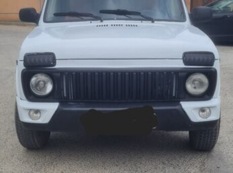 LADA (VAZ) Niva 2004