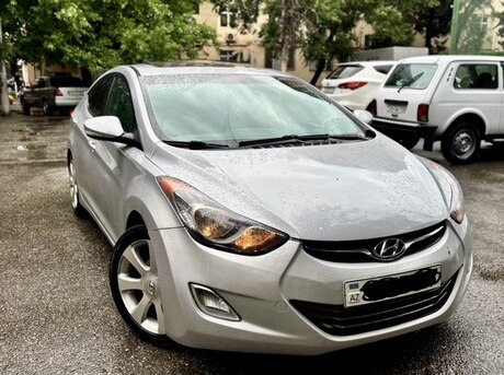 Hyundai Elantra 2012