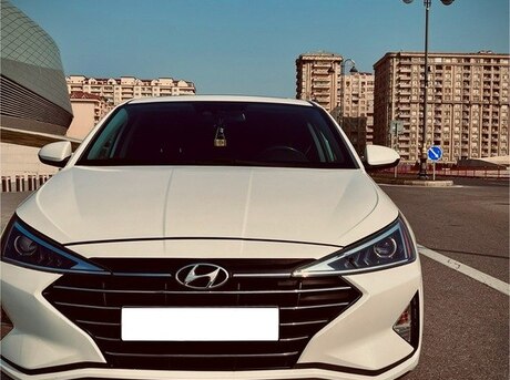 Hyundai Elantra 2020