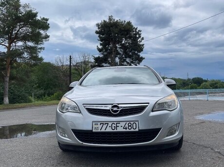 Opel Astra 2011
