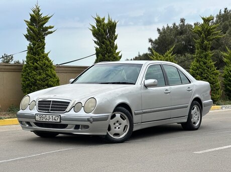 Mercedes E 240 2001