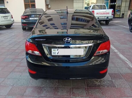 Hyundai Accent 2015