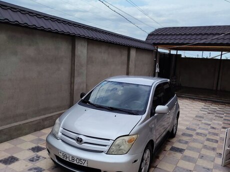 Toyota Xa 2004
