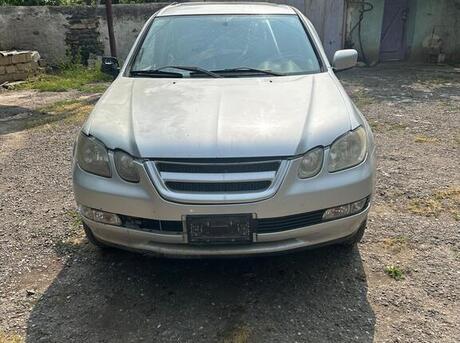 Mitsubishi Airtrek 2001