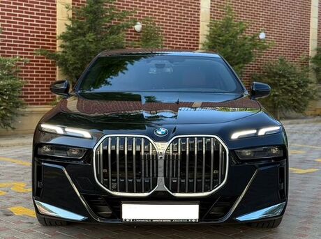 BMW 740 2023