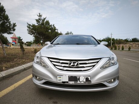 Hyundai Sonata 2010