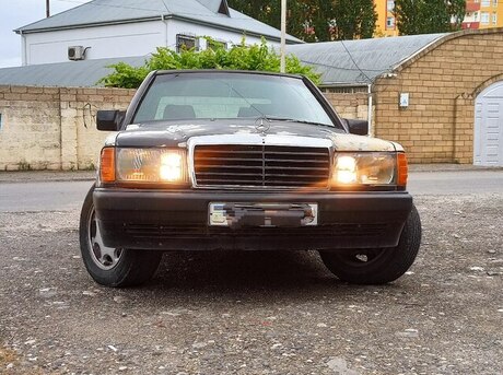 Mercedes 190 1989